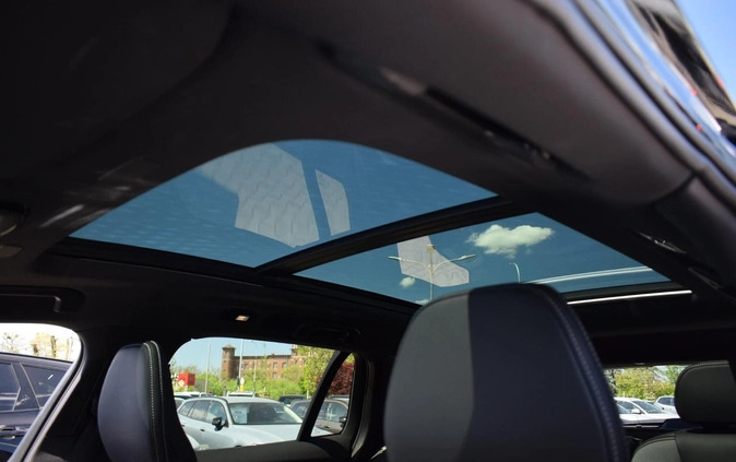 Volvo V60 cena 279900 przebieg: 30000, rok produkcji 2023 z Wrocław małe 407